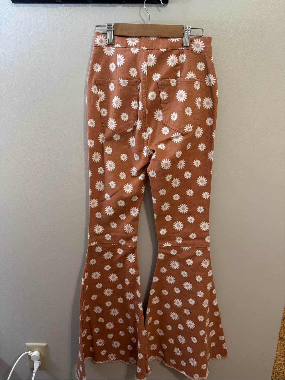Altard State XS Floral Flared Pants - Rust with White Daisies - Picture 2 of 3